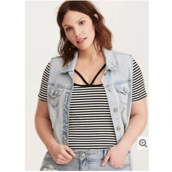 Torrid Light Wash Distressed Denim Vest 3 - Picture 2 of 9